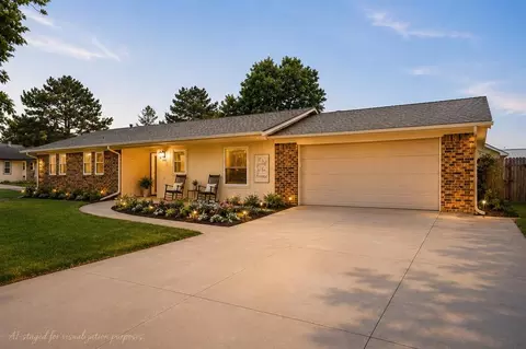 1910 Lake View Dr, Perry, OK 73077