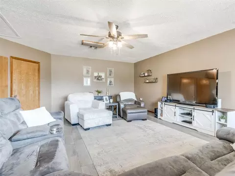 Living - 212 Gath Dr, Tuttle, OK 73089 photo 2 of 3