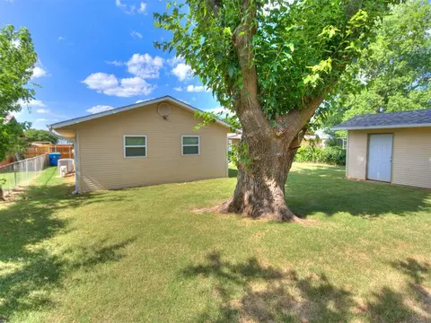 Exterior - 212 Gath Dr, Tuttle, OK 73089 photo 8 of 9