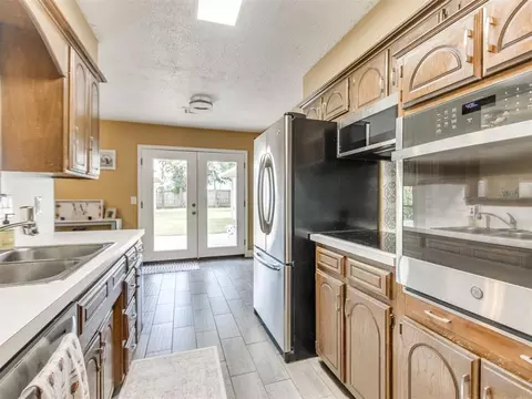 Kitchen - 212 Gath Dr, Tuttle, OK 73089 photo 1 of 4