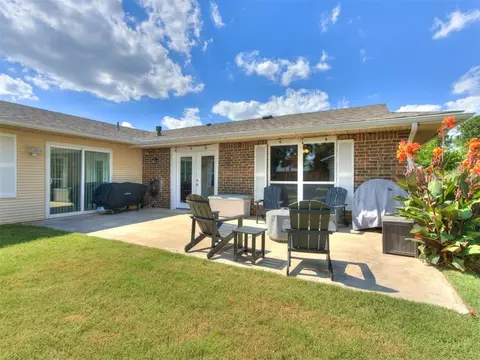 Exterior - 212 Gath Dr, Tuttle, OK 73089 photo 5 of 9