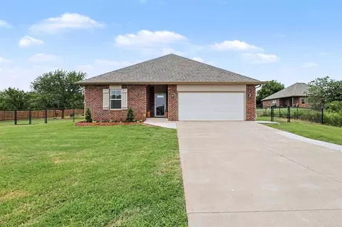 9716 Livingston Rd, Edmond, OK 73025