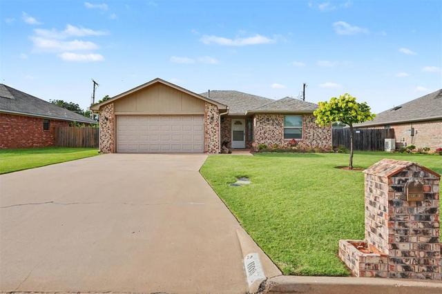 1109 Wendy Ln, Altus, OK 73521