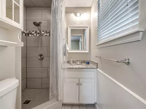 Bath - 637 E 27th St, Edmond, OK 73013 photo 1 of 6