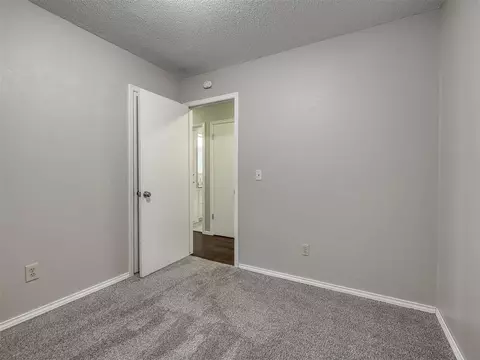 Bedroom - 637 E 27th St, Edmond, OK 73013 photo 6 of 6