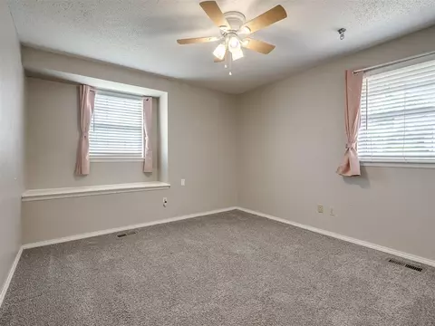 Bedroom - 637 E 27th St, Edmond, OK 73013 photo 3 of 6