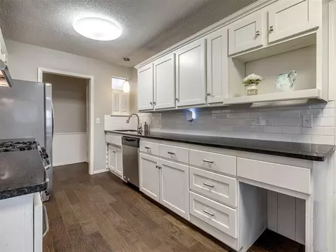 Kitchen - 637 E 27th St, Edmond, OK 73013 photo 1 of 5