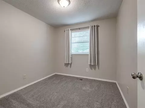 Bedroom - 637 E 27th St, Edmond, OK 73013 photo 5 of 6