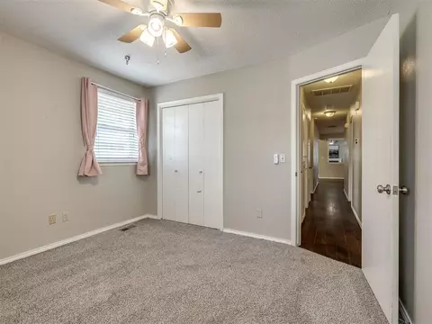 Bedroom - 637 E 27th St, Edmond, OK 73013 photo 4 of 6