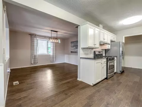 Dining - 637 E 27th St, Edmond, OK 73013 photo 1 of 2