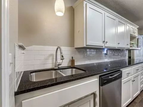 Kitchen - 637 E 27th St, Edmond, OK 73013 photo 5 of 5