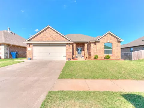 3208 Brookstone Lakes Dr, Yukon, OK 73099