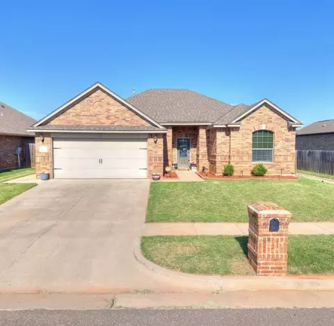 3208 Brookstone Lakes Dr, Yukon, OK 73099