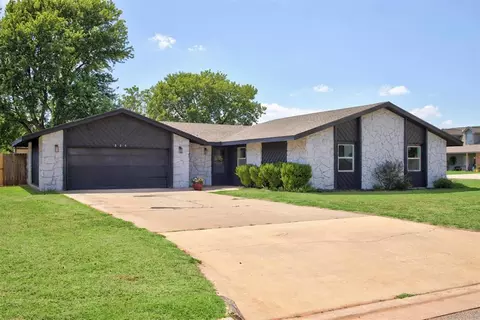 225 Cypress Ave, Elk City, OK 73644