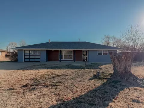 721 N Marion Ave, Hinton, OK 73047