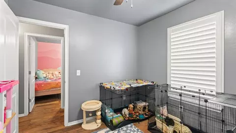 Bedroom - 2086 County Road 1239, Tuttle, OK 73089 photo 4 of 5
