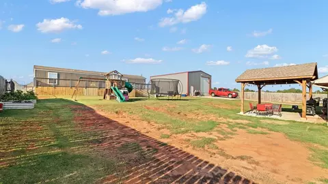 Exterior - 2086 County Road 1239, Tuttle, OK 73089 photo 7 of 10