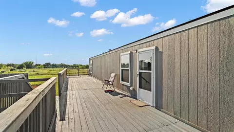 Exterior - 2086 County Road 1239, Tuttle, OK 73089 photo 9 of 10