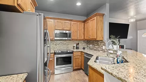 Kitchen - 2086 County Road 1239, Tuttle, OK 73089 photo 1 of 4
