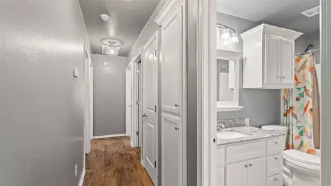 Entry Way - 2086 County Road 1239, Tuttle, OK 73089 photo 1 of 2
