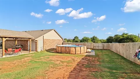 Exterior - 2086 County Road 1239, Tuttle, OK 73089 photo 6 of 10
