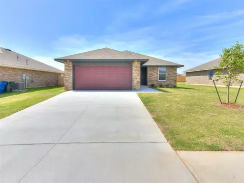 917 Hazy Brook Cir, Chickasha, OK 73018