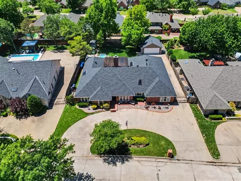 808 Glenridge Dr, Edmond, OK 73013