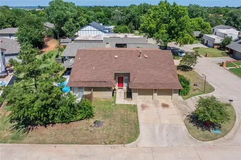 8900 Lansbrook Ln, Oklahoma City, OK 73132