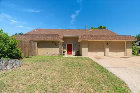 8900 Lansbrook Ln, Oklahoma City, OK 73132