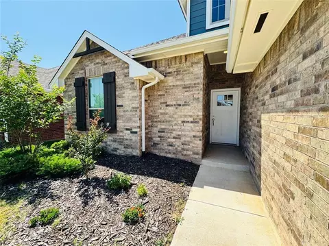 9120 NW 124th St, Yukon, OK 73099