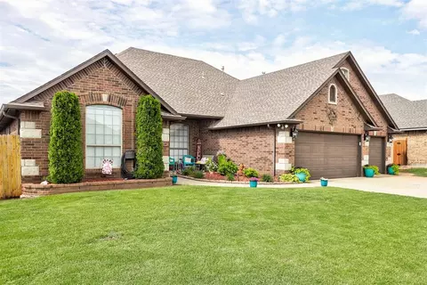 768 W Windmill Ct, Mustang, OK 73064