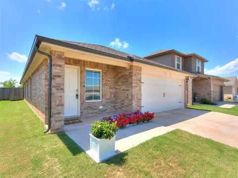 10613 Red Thistle Dr, Oklahoma City, OK 73131