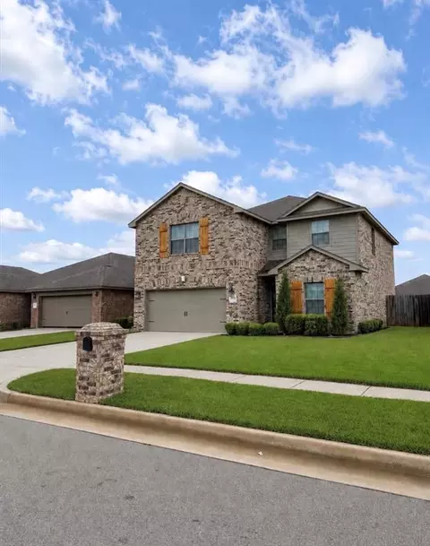 1009 NW 5th St, Newcastle, OK 73065
