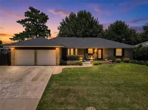 1539 Winding Creek Rd, Moore, OK 73160