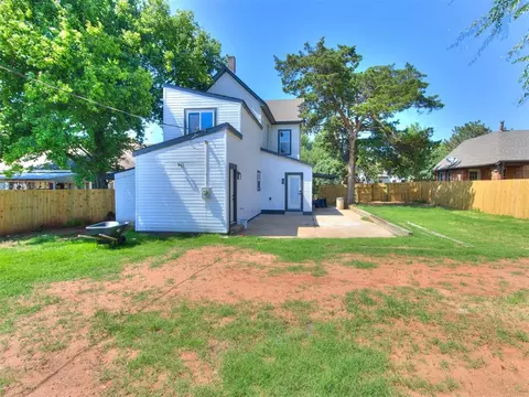 815 E Harrison Ave, Guthrie, OK 73044 photo 4