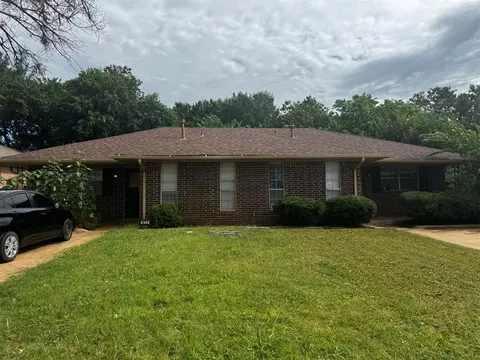 913 Delmar Circle Cir, Moore, OK 73160