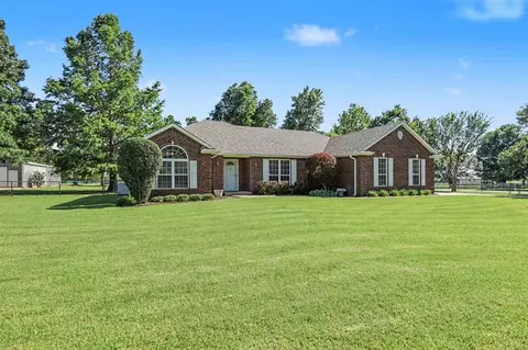 36703 W 45th St, Shawnee, OK 74804