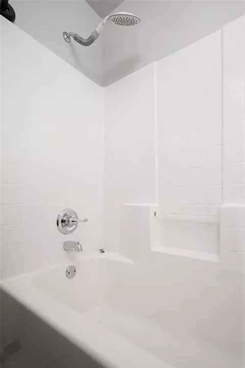 Bath - 3401 Mcdaniel, Blanchard, OK 73010 photo 5 of 5