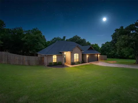 Exterior - 3401 Mcdaniel, Blanchard, OK 73010 photo 3 of 10