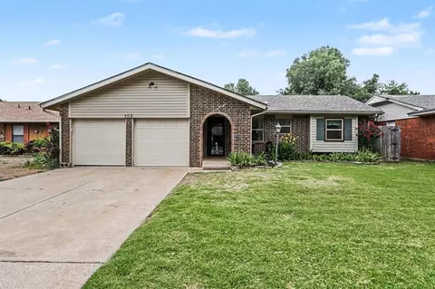 403 Vickie Dr, Yukon, OK 73099