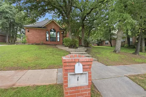 1 N Crosstimber Trl, Edmond, OK 73034