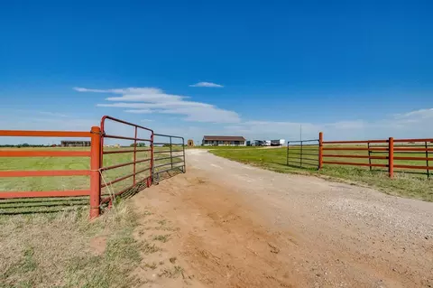 2406 S Logan Rd, Lahoma, OK 73754