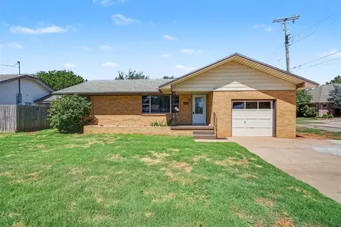 403 N Randall Ave, Elk City, OK 73644