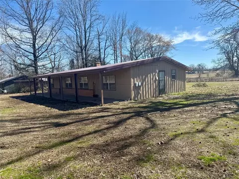 Exterior - 624 Sunflower Rd, Broken Bow, OK 74728 photo 2 of 8