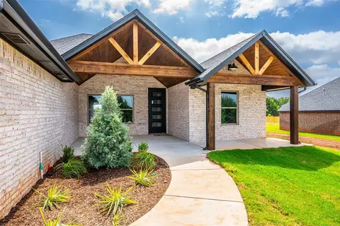 1109 Bridgeview Ln, Tuttle, OK 73089