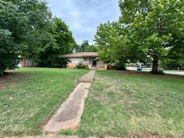 10609 Whitehaven Rd, The Village, OK 73120