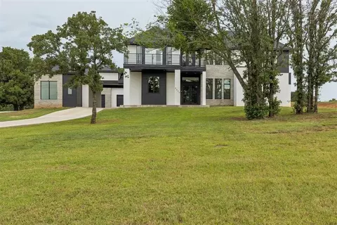 Exterior - 8809 E Covell Rd, Arcadia, OK 73007 photo 3 of 11