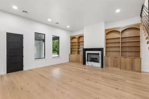 Living - 8809 E Covell Rd, Arcadia, OK 73007 photo 1 of 4