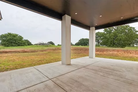 Exterior - 8809 E Covell Rd, Arcadia, OK 73007 photo 9 of 11