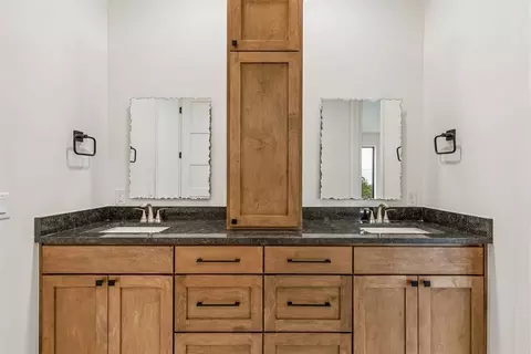 Bath - 8809 E Covell Rd, Arcadia, OK 73007 photo 6 of 8